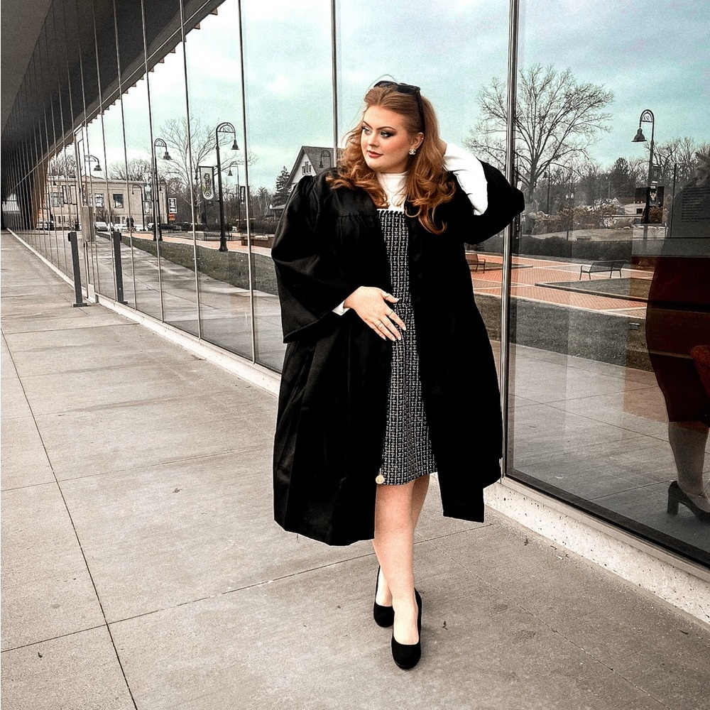 Jostens Black Undergraduate Graduation Gown